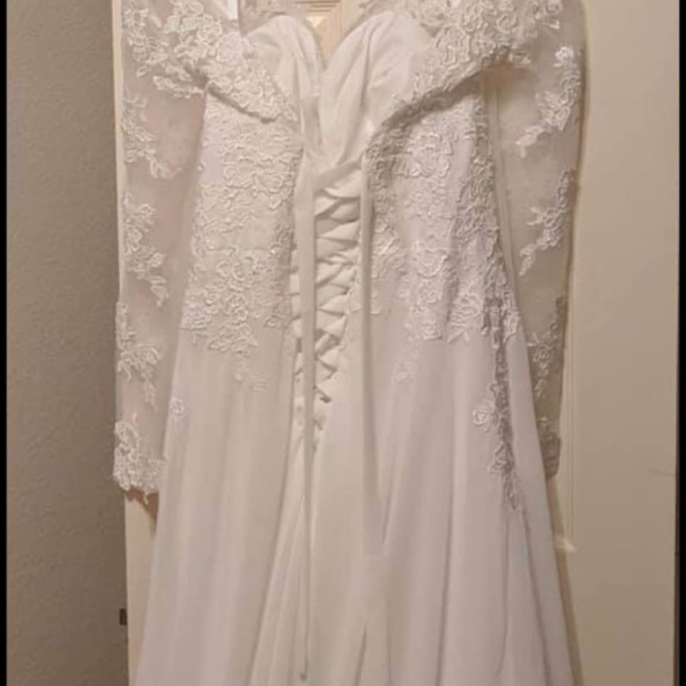 Wedding dress - Picture 3 of 4